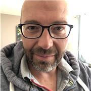 Passionné par la cuisine depuis 20 ans j’en ai fait mon métier.
L’heure est venue pour moi de faire partager et transmettre mon expérience et mes compétences.
Attentif, sérieux et pédagogue je serai à votre écoute pour vous faire progresser